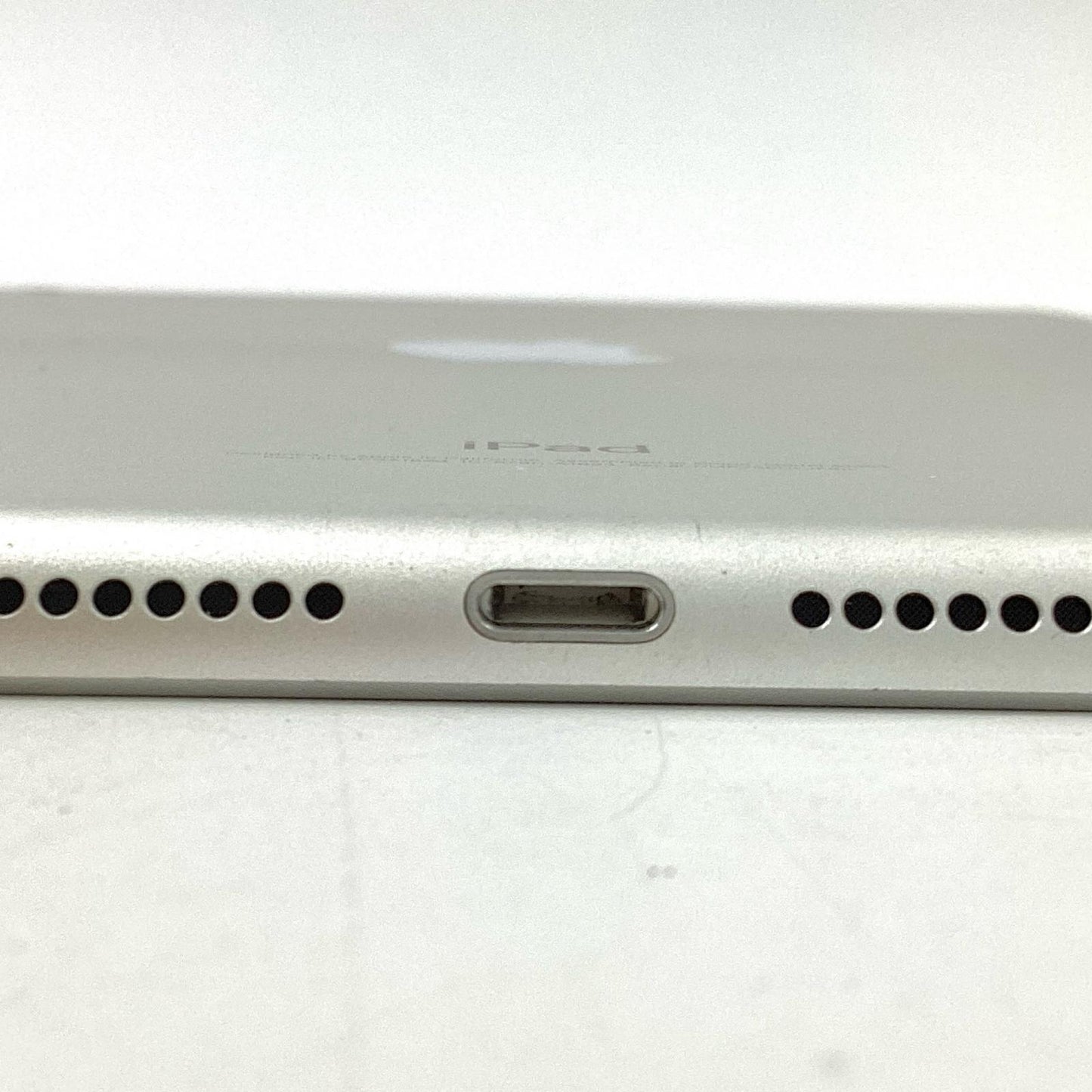 【全額返金保証】【最速発送】Apple iPad 第6世代 32GB シルバー Wi-Fi 動作確認済