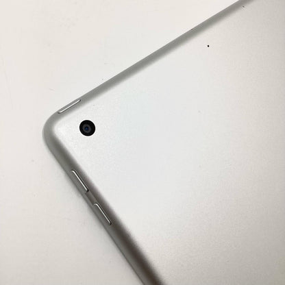 【全額返金保証】【最速発送】Apple iPad 第6世代 32GB シルバー Wi-Fi 美品 動作確認済