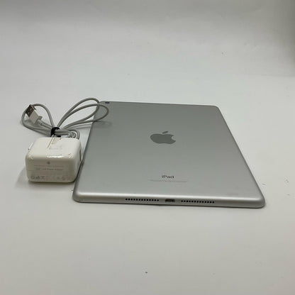 【全額返金保証】【最速発送】Apple iPad 第6世代 32GB シルバー Wi-Fi 美品 動作確認済