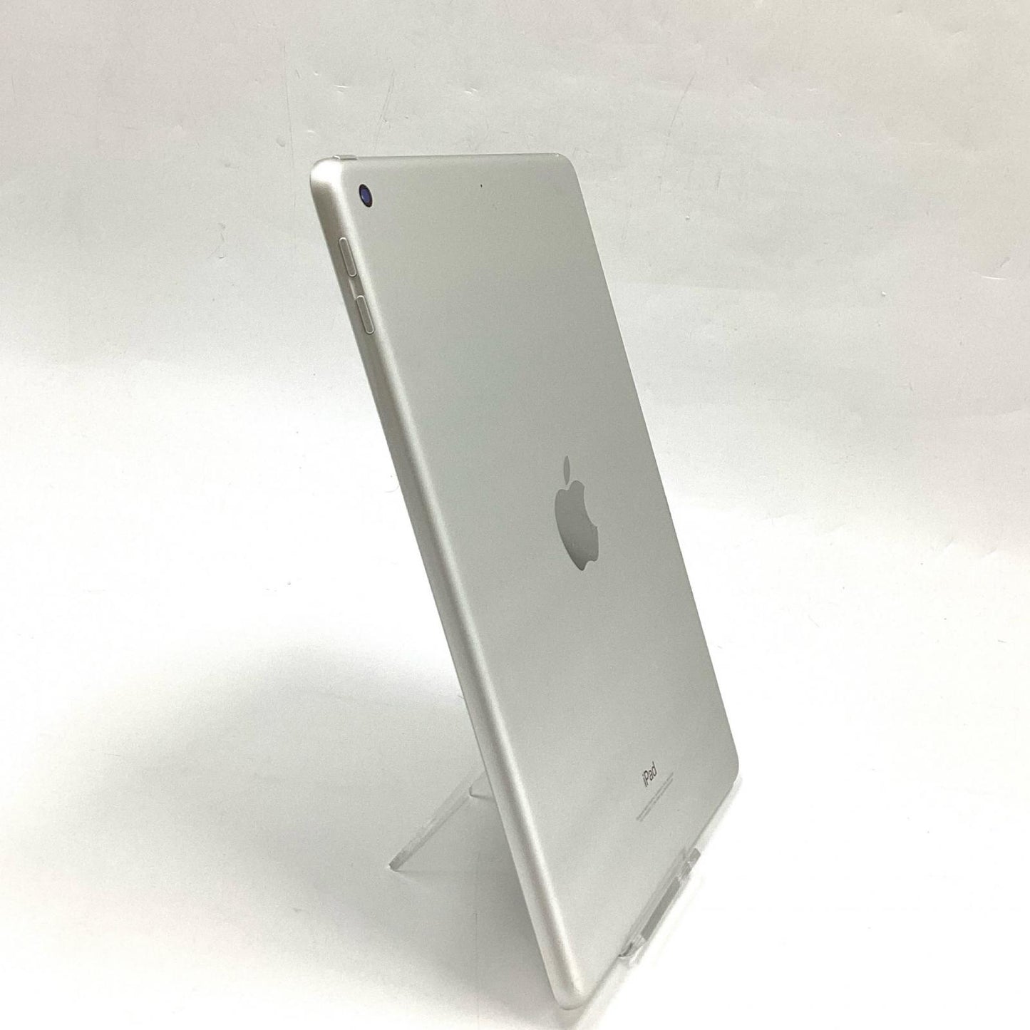 【全額返金保証】【最速発送】Apple iPad 第6世代 32GB シルバー Wi-Fi 動作確認済
