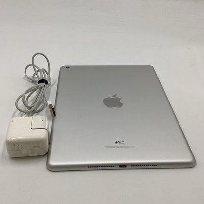 【全額返金保証】【最速発送】Apple iPad 第6世代 32GB シルバー Wi-Fi 動作確認済