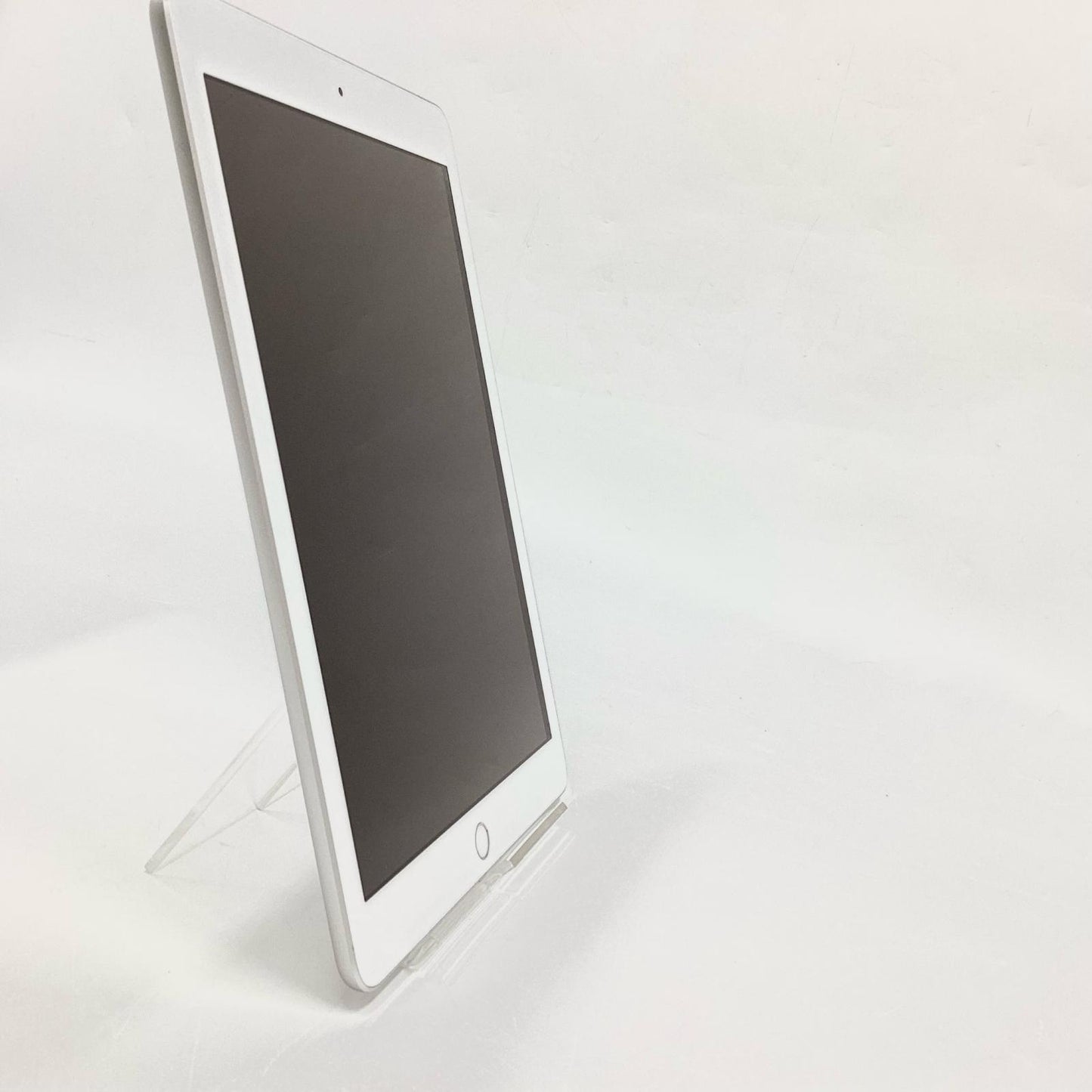 【全額返金保証】【最速発送】Apple iPad 第6世代 32GB シルバー Wi-Fi 美品 動作確認済