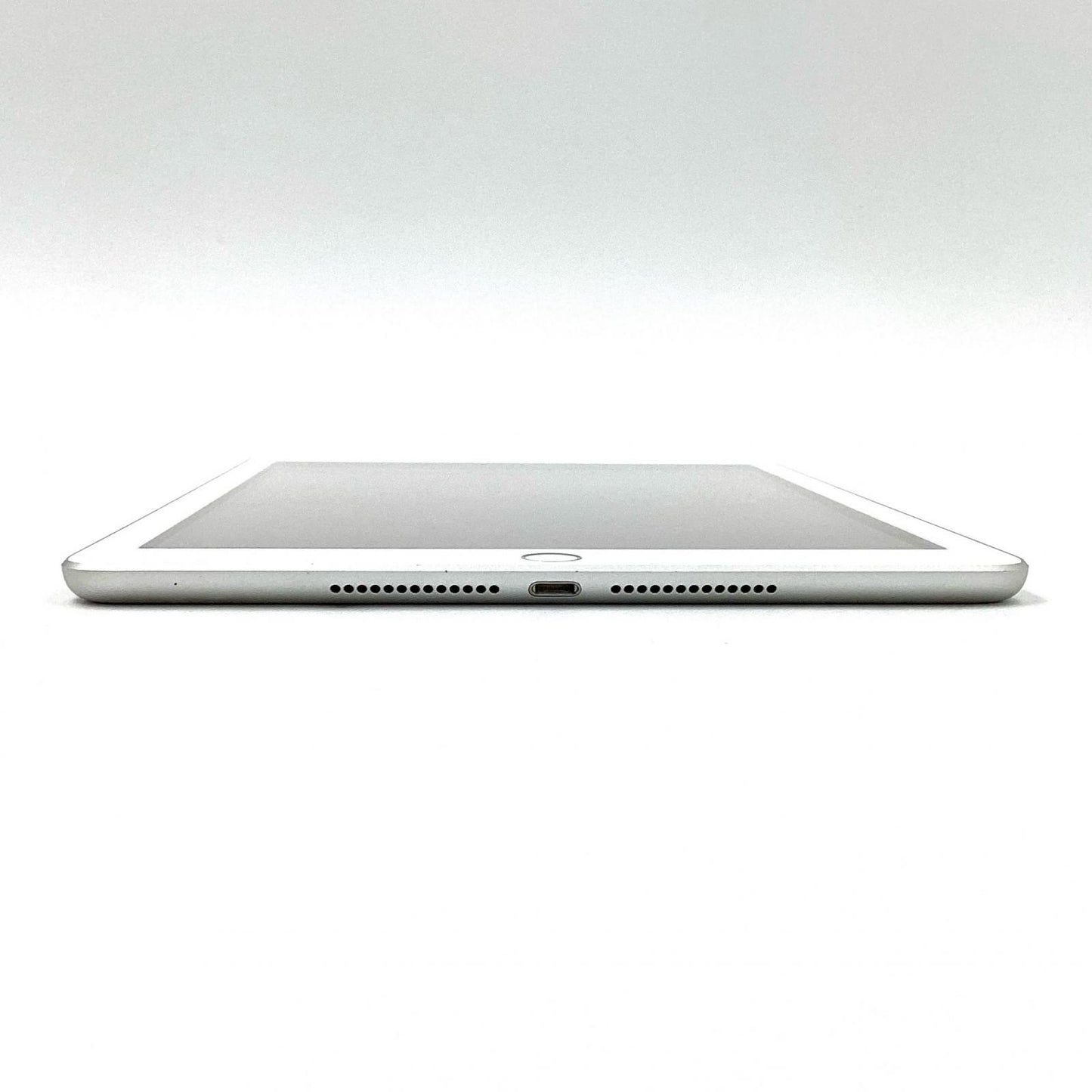 【全額返金保証】【最速発送】Apple iPad 第6世代 32GB シルバー Wi-Fi 動作確認済