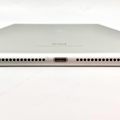 【全額返金保証】【最速発送】Apple iPad 第6世代 32GB シルバー Wi-Fi 動作確認済