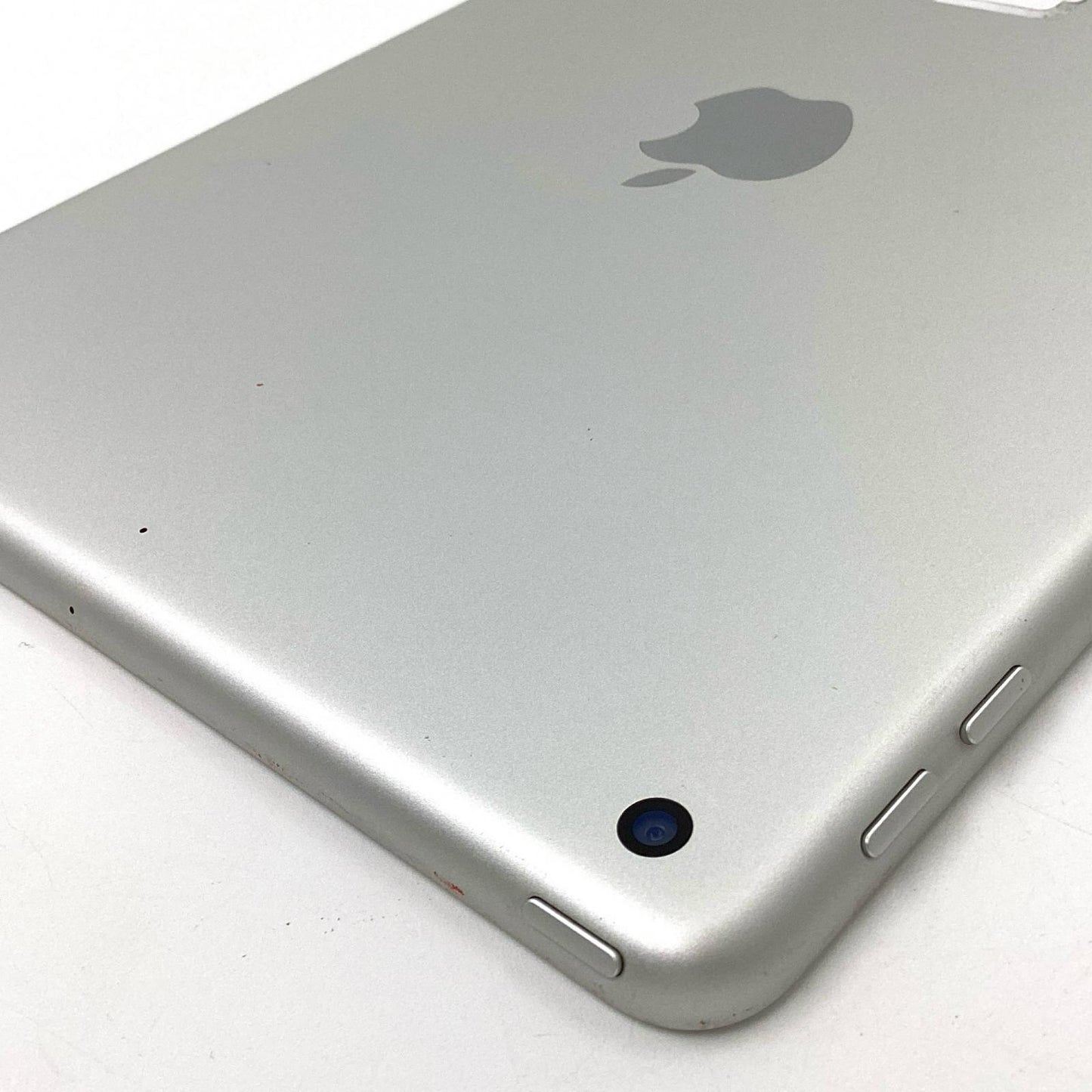 【全額返金保証】【最速発送】Apple iPad 第6世代 32GB シルバー Wi-Fi 動作確認済