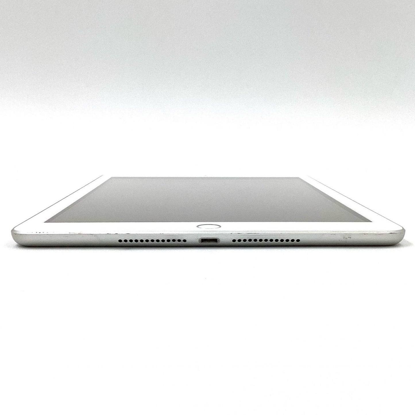【全額返金保証】【最速発送】Apple iPad 第6世代 32GB シルバー Wi-Fi 動作確認済