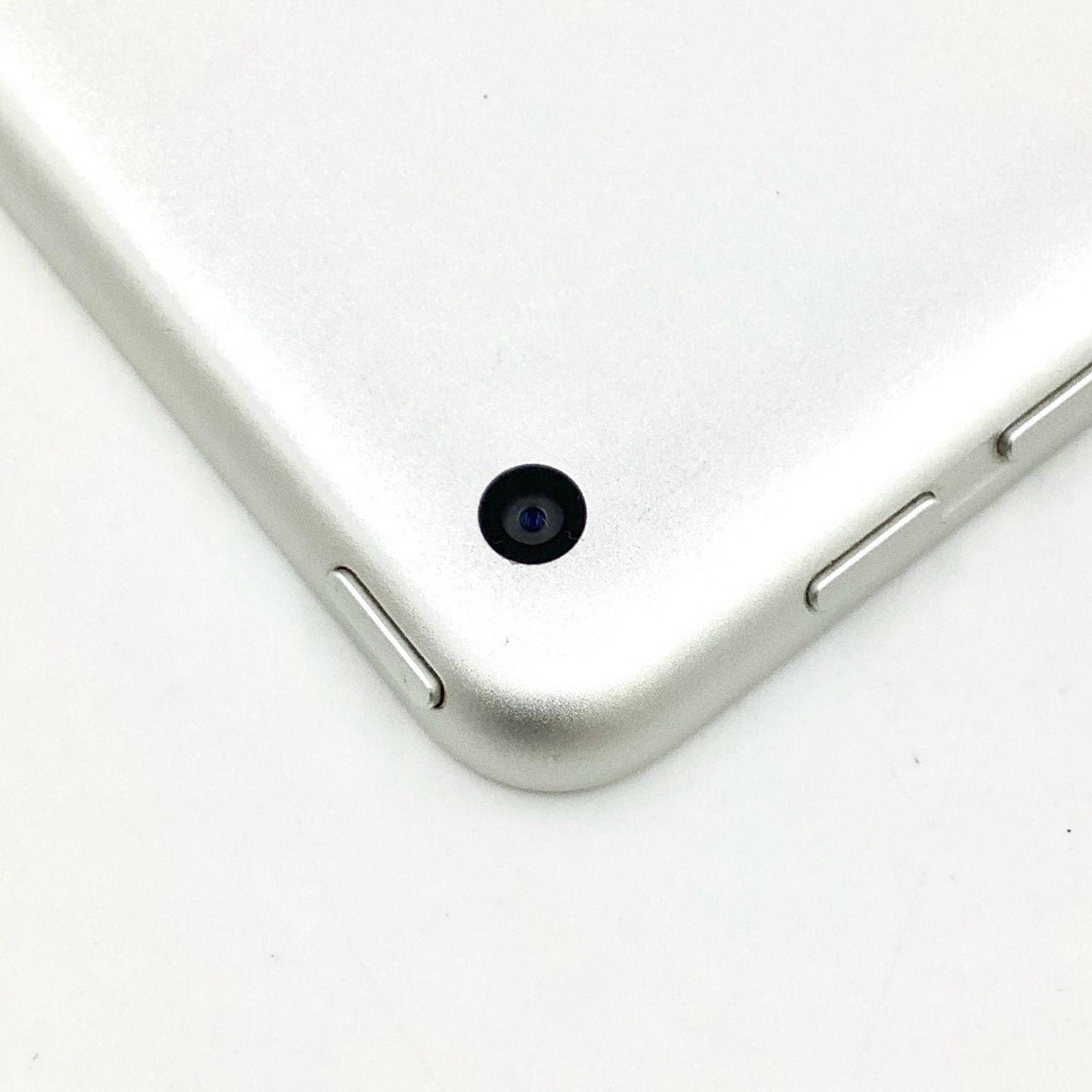 【全額返金保証】【最速発送】Apple iPad 第6世代 32GB シルバー Wi-Fi 動作確認済