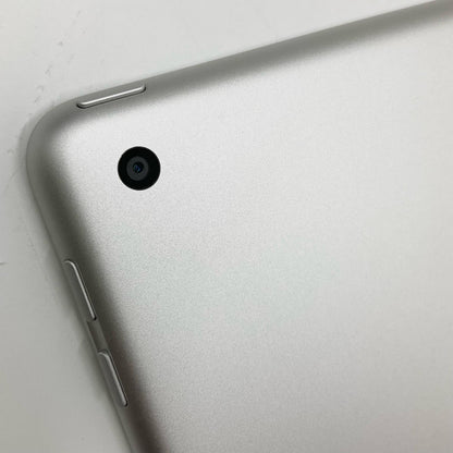【全額返金保証】【最速発送】Apple iPad 第5世代 128GB シルバー Wi-Fi 美品 動作確認済