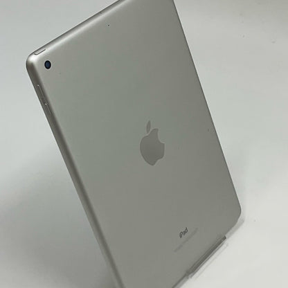 【全額返金保証】【最速発送】Apple iPad 第5世代 128GB シルバー Wi-Fi 動作確認済