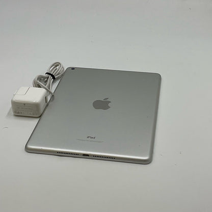 【全額返金保証】【最速発送】Apple iPad 第5世代 128GB シルバー Wi-Fi 動作確認済
