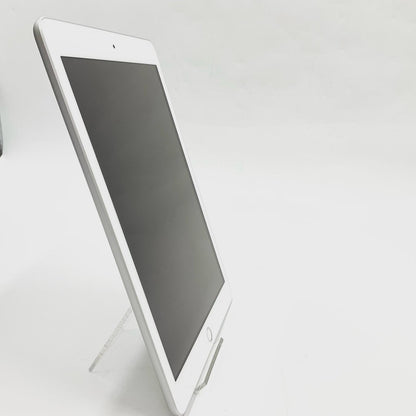 【全額返金保証】【最速発送】Apple iPad 第5世代 128GB シルバー Wi-Fi 動作確認済