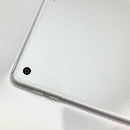 【全額返金保証】【最速発送】Apple iPad 第5世代 128GB シルバー Wi-Fi 動作確認済