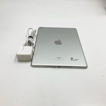 【全額返金保証】【最速発送】Apple iPad 第5世代 128GB シルバー Wi-Fi 動作確認済