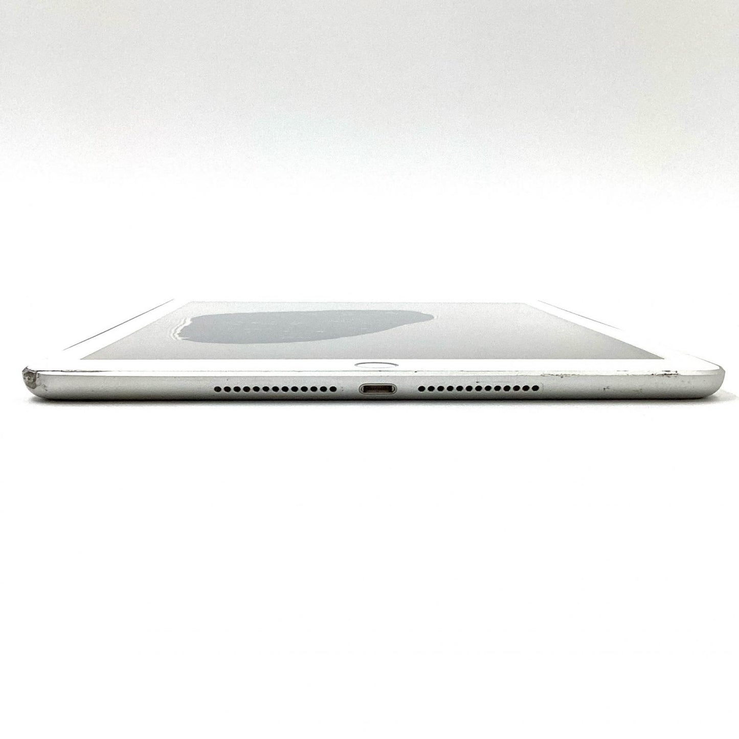 【最速発送】Apple iPad 第5世代 128GB シルバー Wi-Fi【難有】