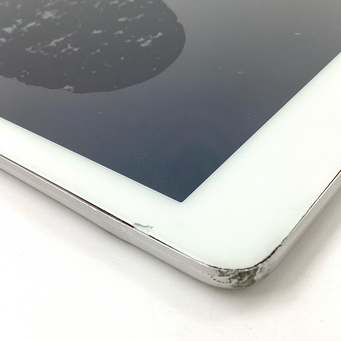 【最速発送】Apple iPad 第5世代 128GB シルバー Wi-Fi【難有】