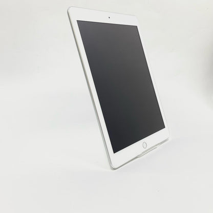 【全額返金保証】【最速発送】Apple iPad 第5世代 128GB シルバー Wi-Fi 動作確認済