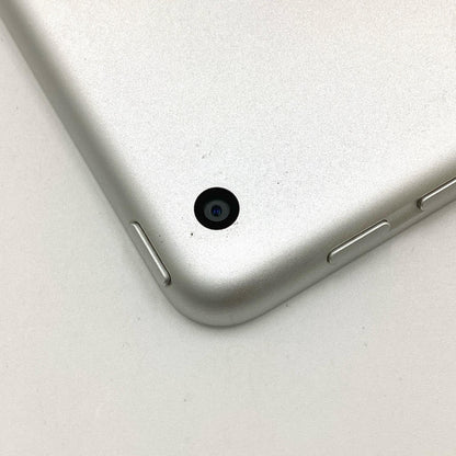 【全額返金保証】【最速発送】Apple iPad 第5世代 128GB シルバー Wi-Fi 動作確認済