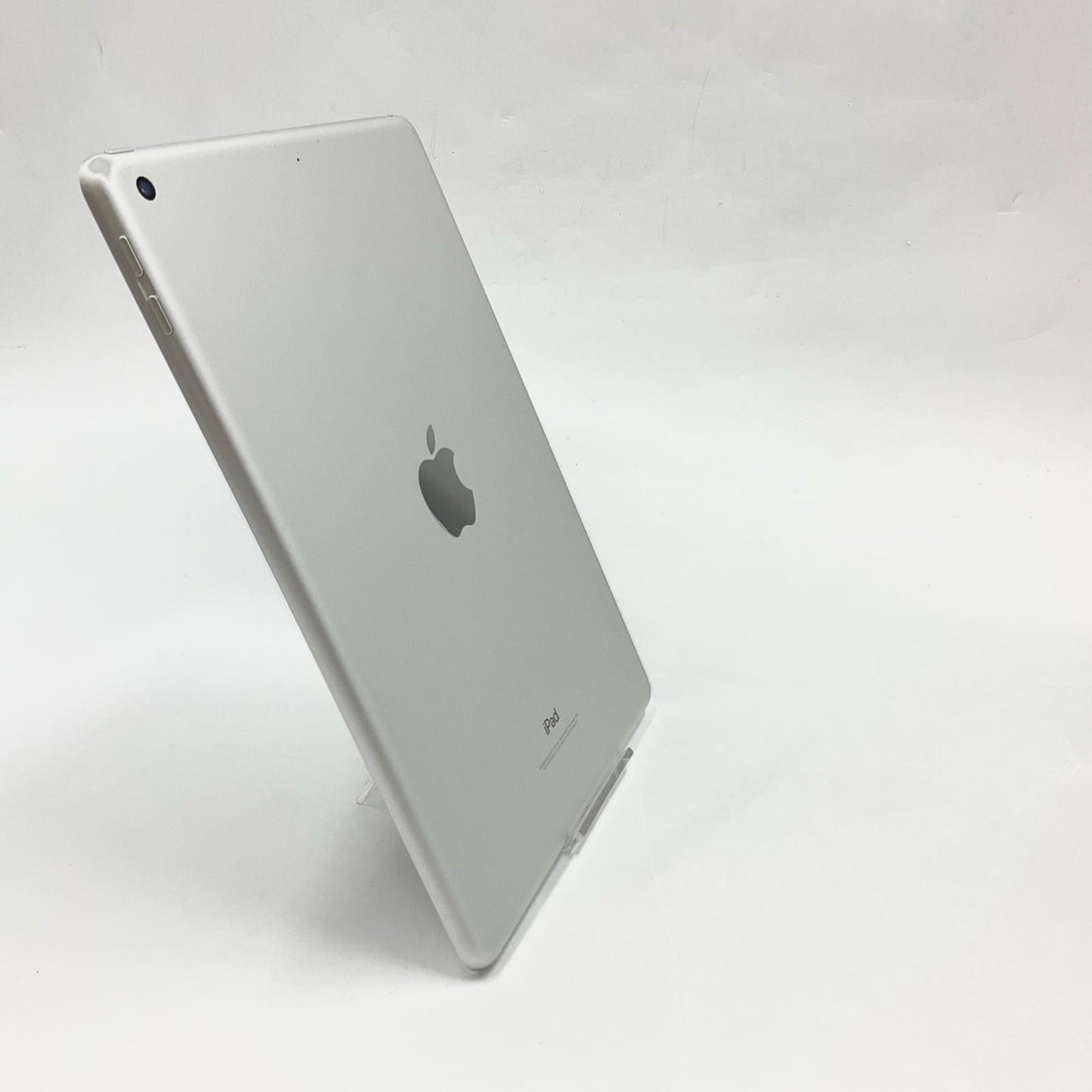 【全額返金保証】【最速発送】Apple iPad 第5世代 128GB シルバー Wi-Fi 動作確認済