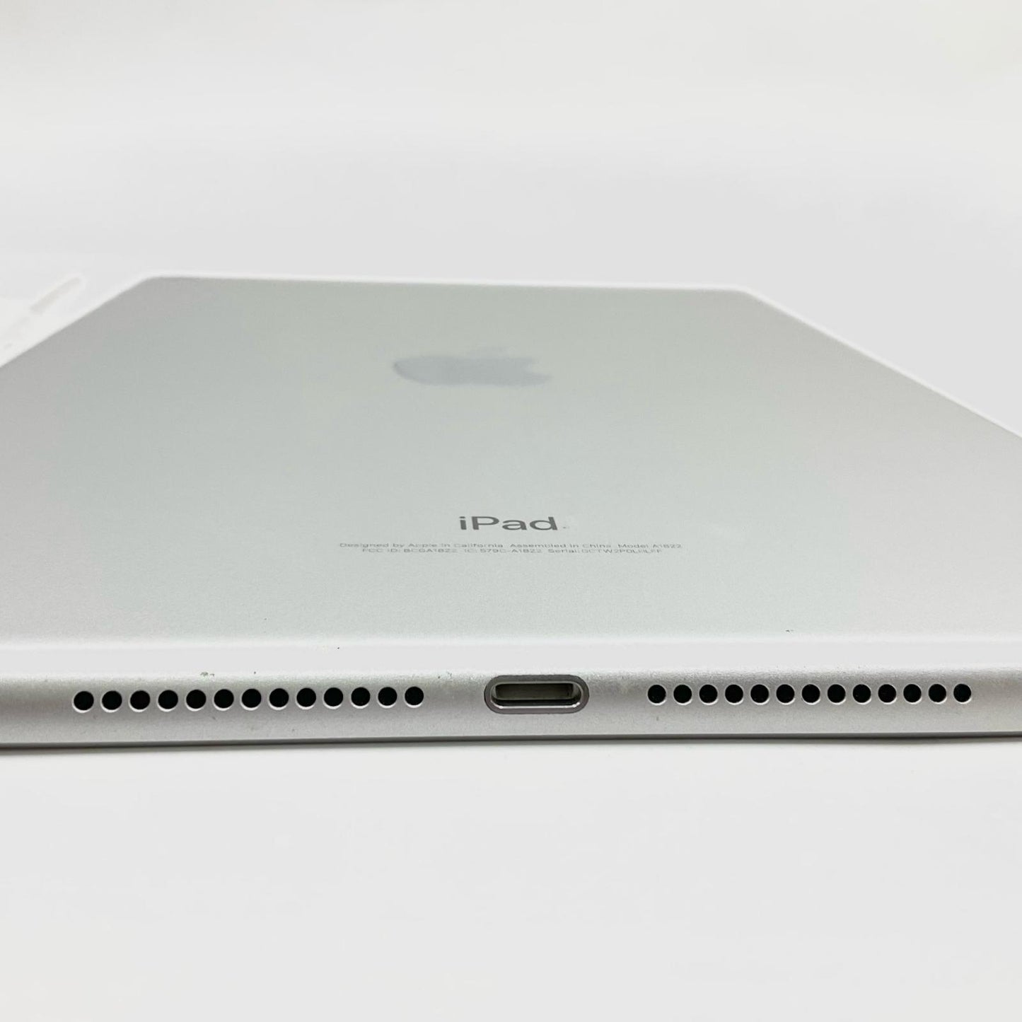 【全額返金保証】【最速発送】Apple iPad 第5世代 128GB シルバー Wi-Fi 動作確認済