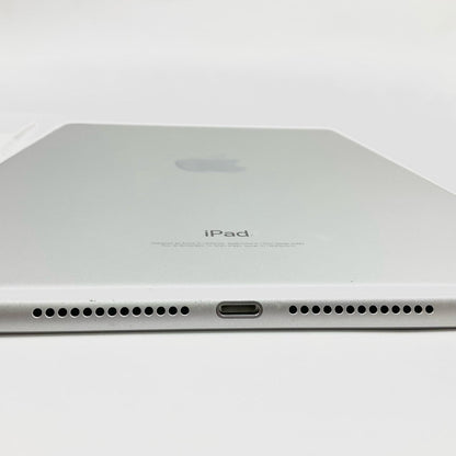 【全額返金保証】【最速発送】Apple iPad 第5世代 128GB シルバー Wi-Fi 動作確認済