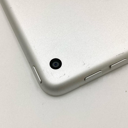 【全額返金保証】【最速発送】Apple iPad 第6世代 32GB シルバー Wi-Fi 動作確認済