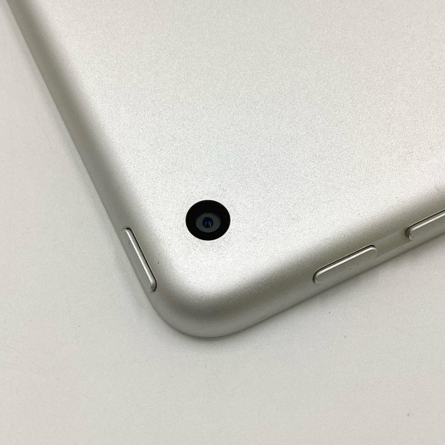 【全額返金保証】【最速発送】Apple iPad 第6世代 32GB シルバー Wi-Fi 動作確認済