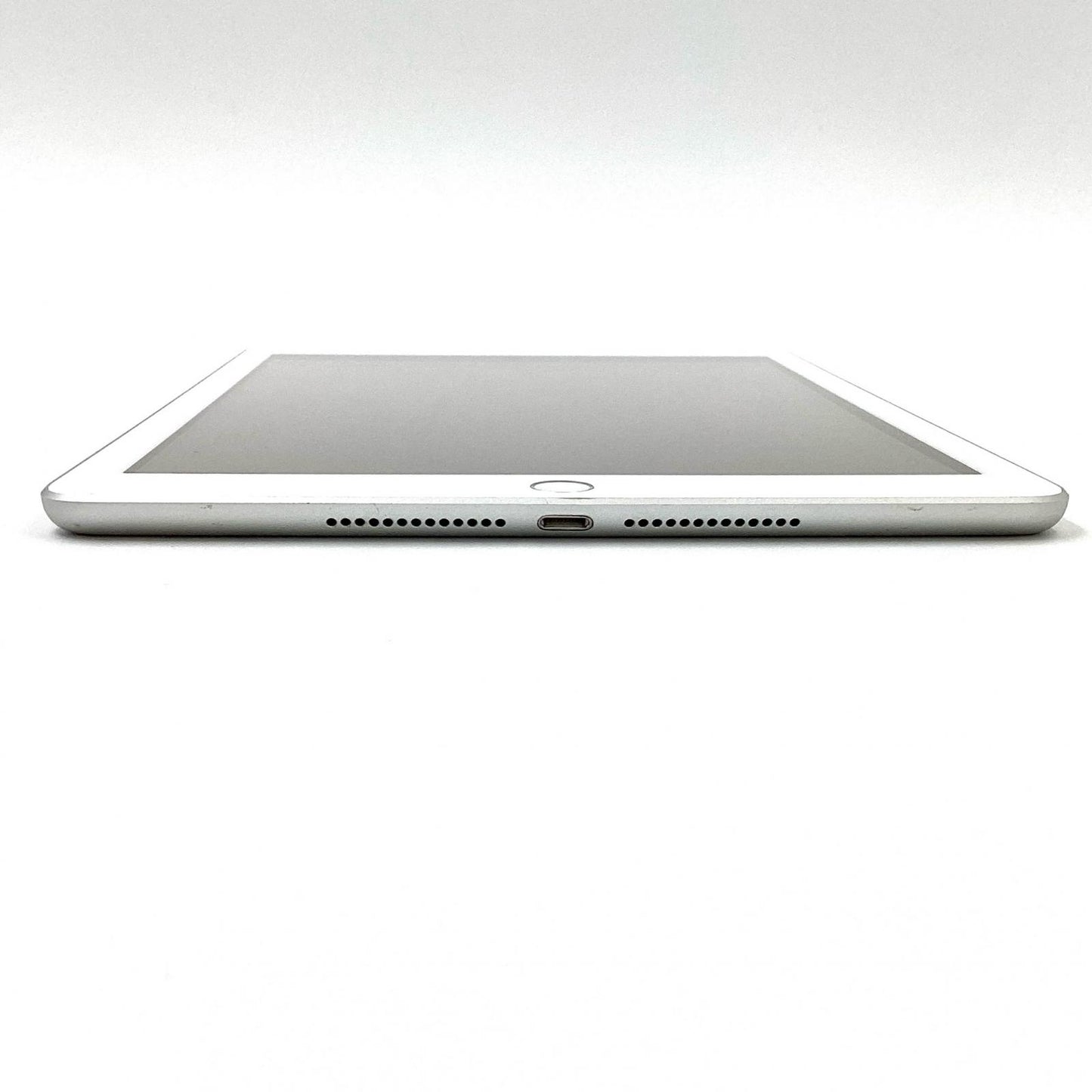 【全額返金保証】【最速発送】Apple iPad 第6世代 32GB シルバー Wi-Fi 動作確認済