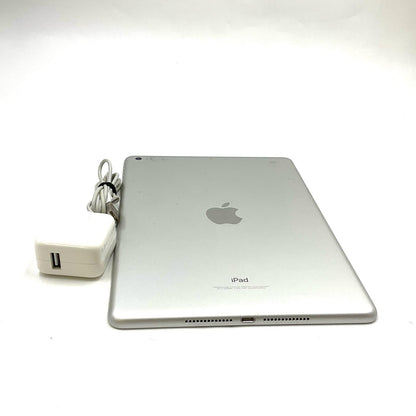 【全額返金保証】【最速発送】Apple iPad 第6世代 32GB シルバー Wi-Fi 動作確認済