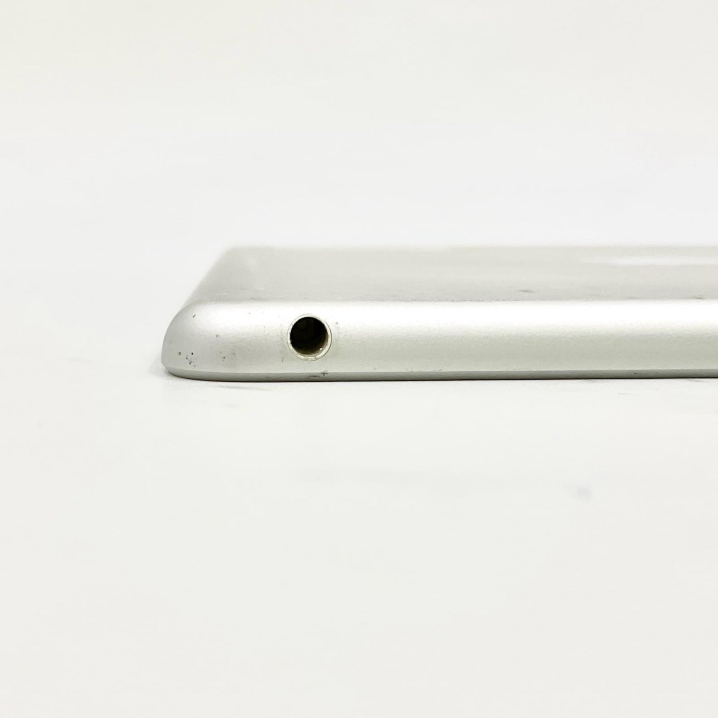 【全額返金保証】【最速発送】Apple iPad 第6世代 32GB シルバー Wi-Fi 動作確認済