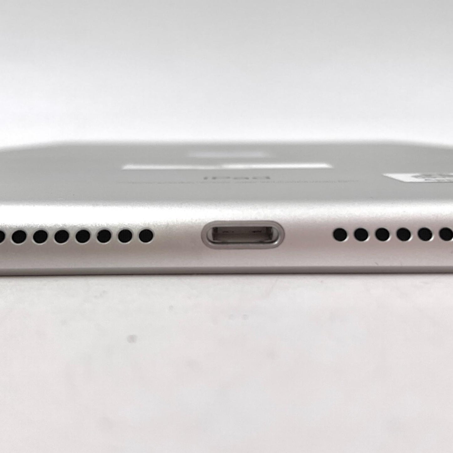 【全額返金保証】【最速発送】Apple iPad 第6世代 32GB シルバー Wi-Fi 動作確認済