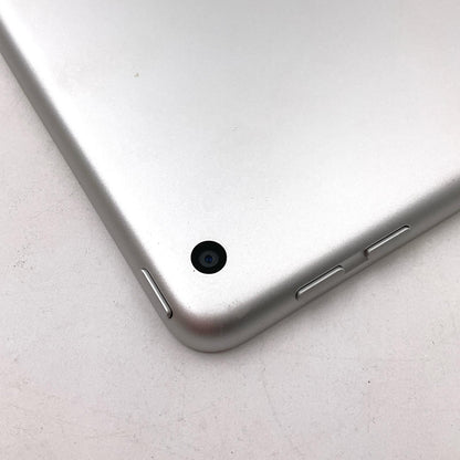 【全額返金保証】【最速発送】Apple iPad 第5世代 128GB シルバー Wi-Fi 動作確認済