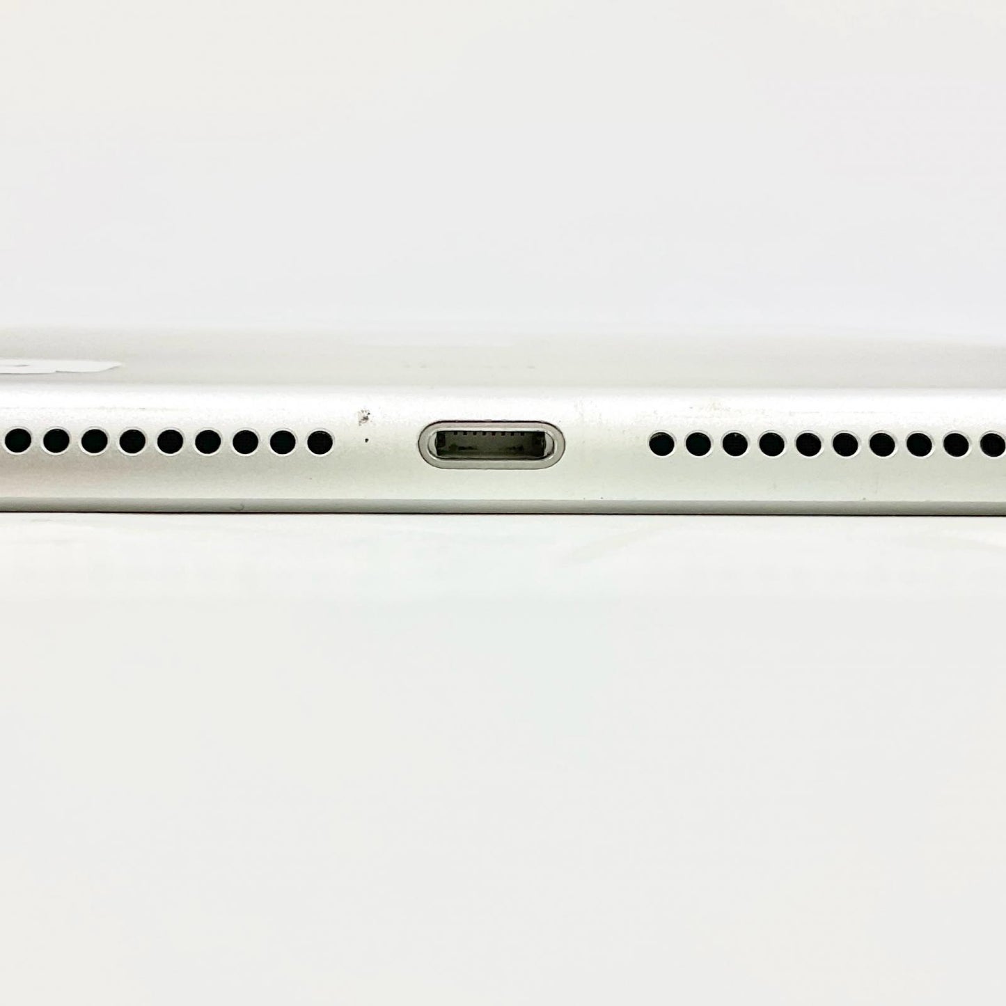 【全額返金保証】【最速発送】Apple iPad 第5世代 128GB シルバー Wi-Fi 動作確認済