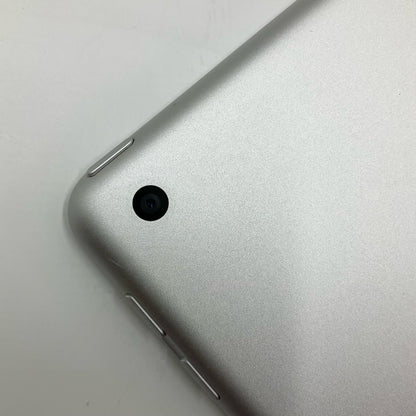 【全額返金保証】【最速発送】Apple iPad 第5世代 128GB シルバー Wi-Fi 動作確認済