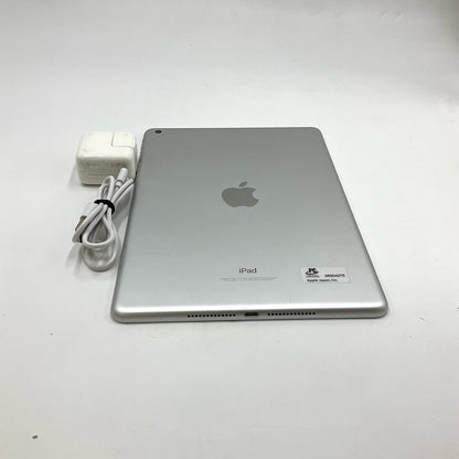 【全額返金保証】【最速発送】Apple iPad 第5世代 128GB シルバー Wi-Fi 動作確認済