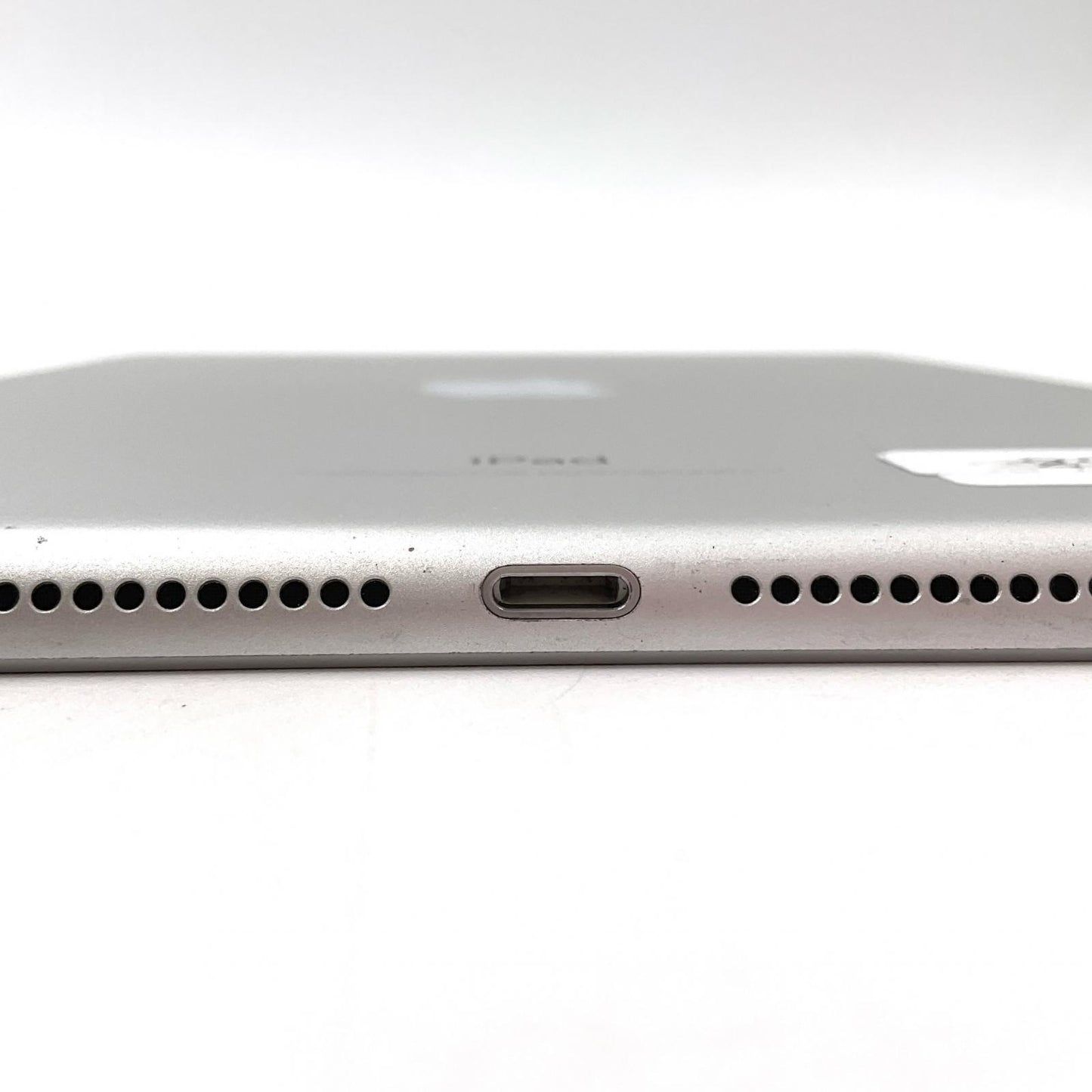 【全額返金保証】【最速発送】Apple iPad 第5世代 128GB シルバー Wi-Fi 動作確認済