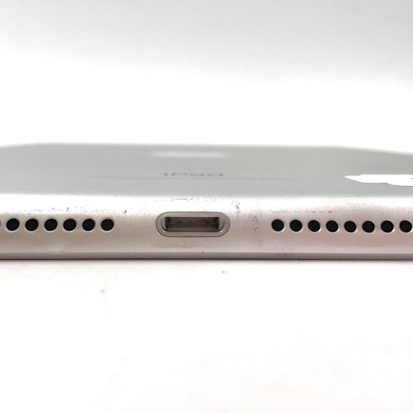 【最速発送】Apple iPad 第5世代 128GB シルバー Wi-Fi【難有】