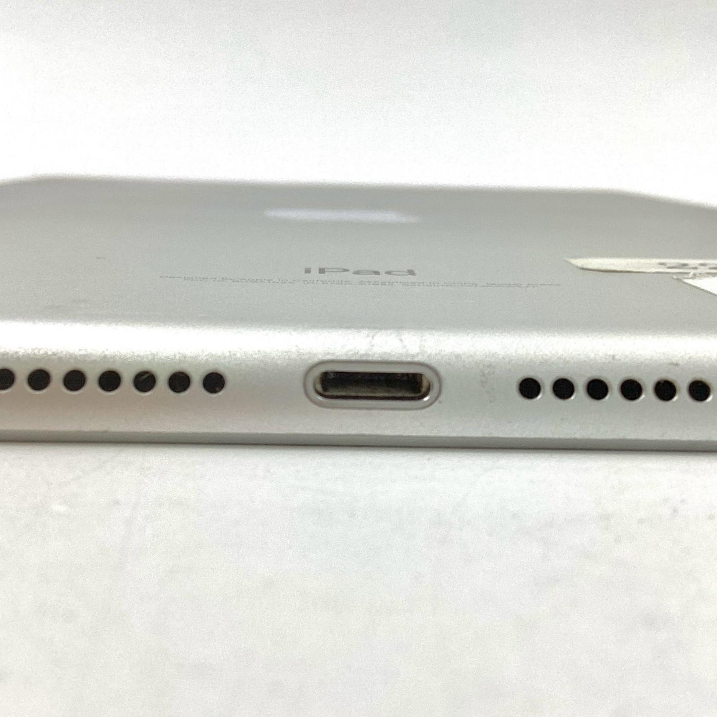 【全額返金保証】【最速発送】Apple iPad 第5世代 128GB シルバー Wi-Fi 動作確認済