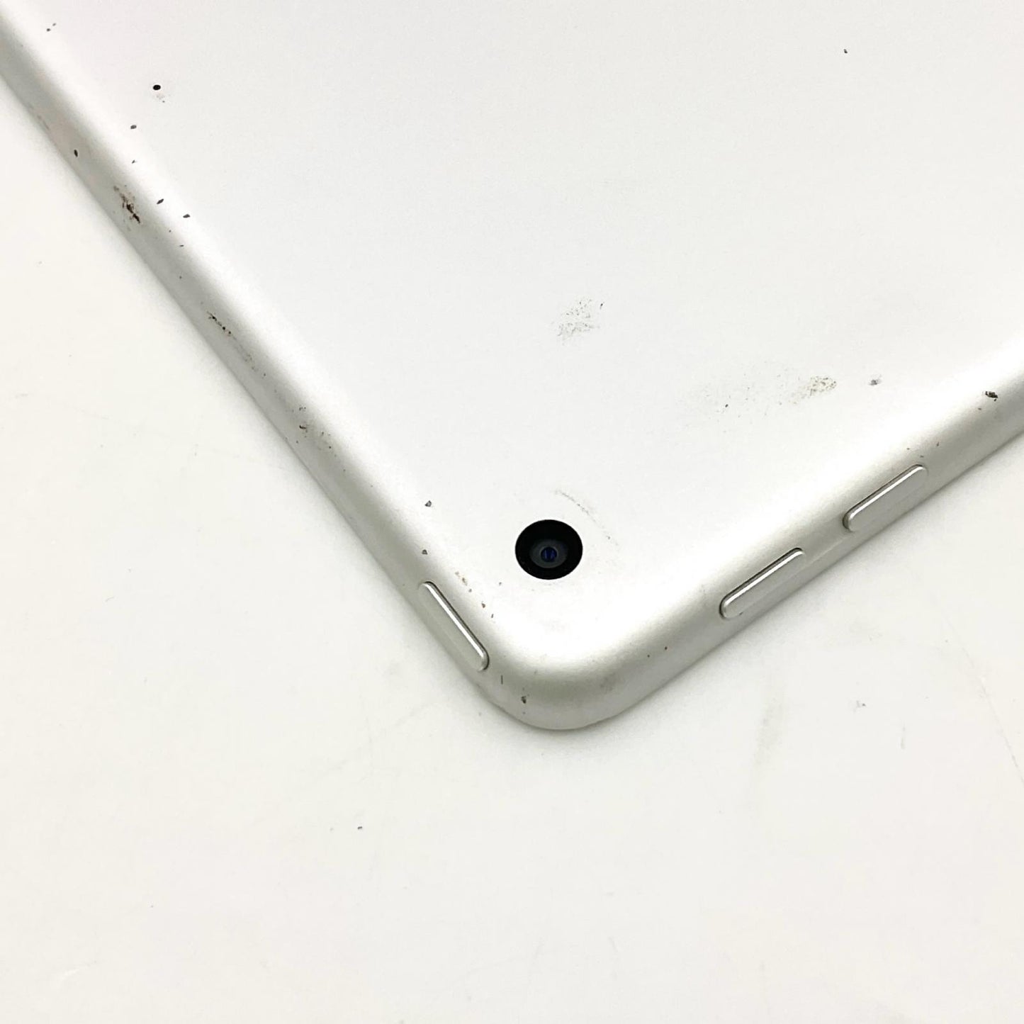【全額返金保証】【最速発送】Apple iPad 第5世代 128GB シルバー Wi-Fi 動作確認済