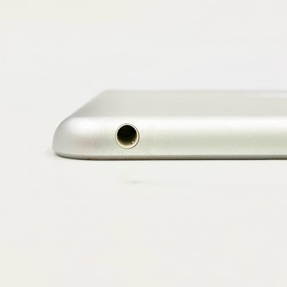 【全額返金保証】【最速発送】Apple iPad 第5世代 128GB シルバー Wi-Fi 動作確認済