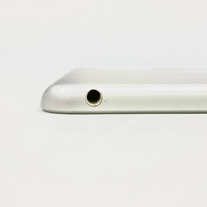 【最速発送】Apple iPad 第5世代 128GB シルバー Wi-Fi【難有】