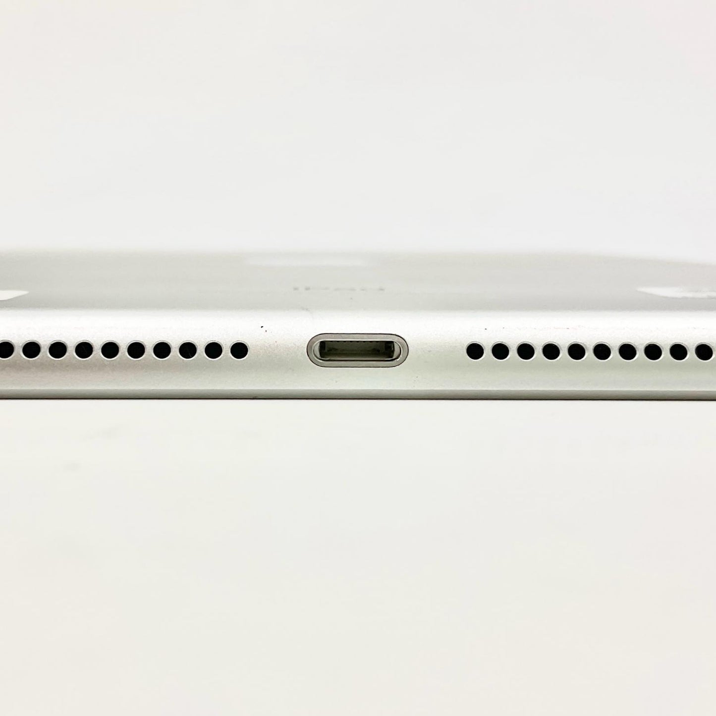 【全額返金保証】【最速発送】Apple iPad 第5世代 128GB シルバー Wi-Fi 動作確認済