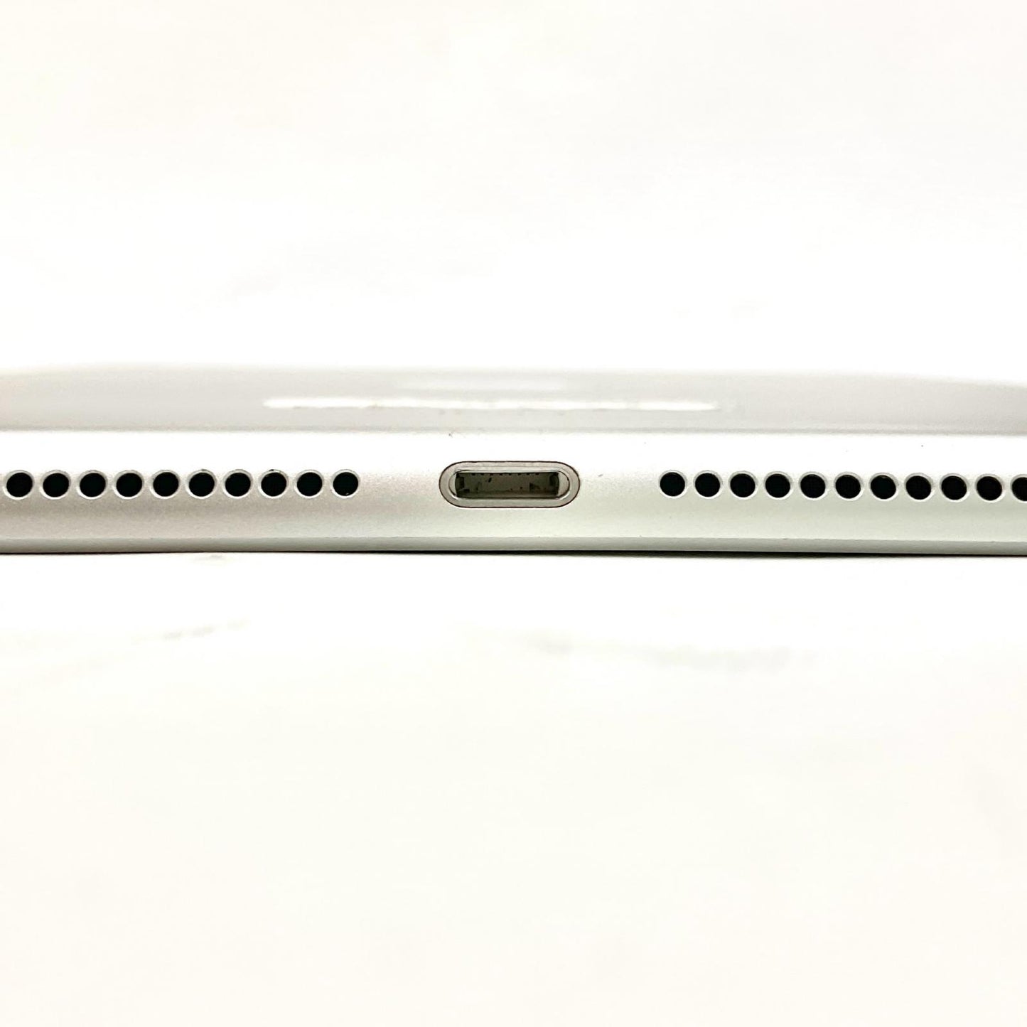 【全額返金保証】【最速発送】Apple iPad 第6世代 32GB シルバー Wi-Fi 動作確認済
