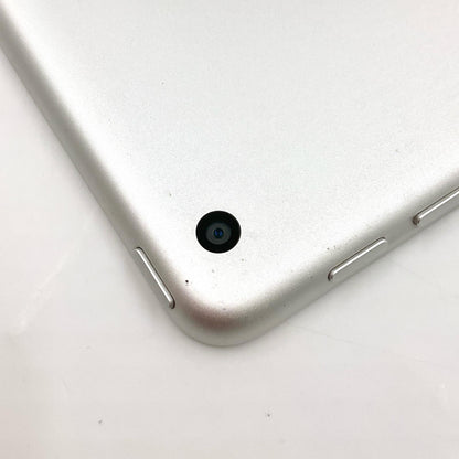 【全額返金保証】【最速発送】Apple iPad 第6世代 32GB シルバー Wi-Fi 動作確認済