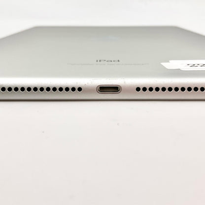 【全額返金保証】【最速発送】Apple iPad 第6世代 32GB シルバー Wi-Fi 動作確認済