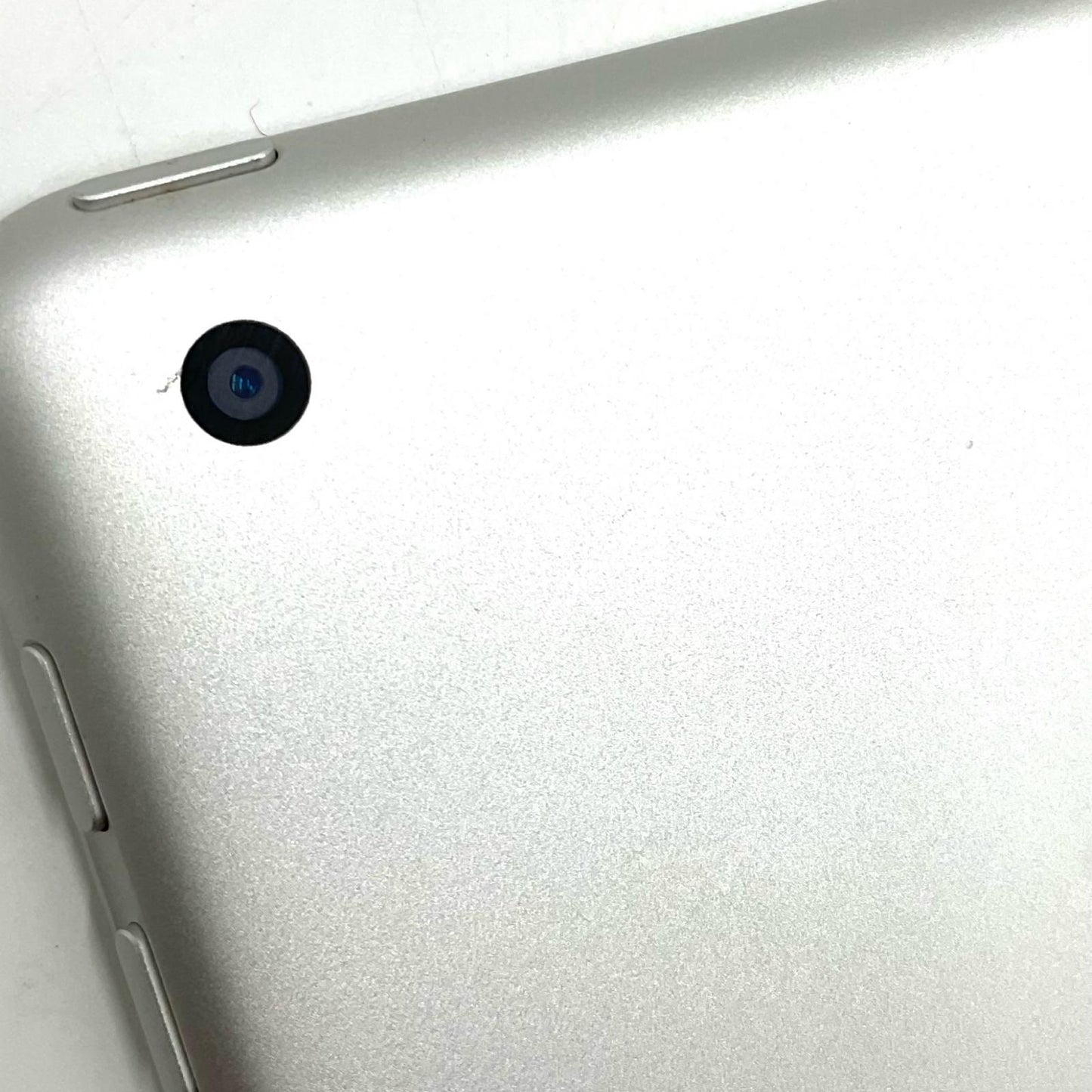 【全額返金保証】【最速発送】Apple iPad 第6世代 32GB シルバー Wi-Fi 動作確認済