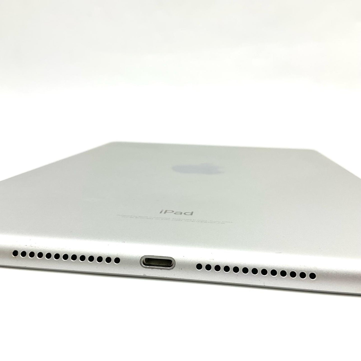 【全額返金保証】【最速発送】Apple iPad 第6世代 32GB シルバー Wi-Fi 動作確認済