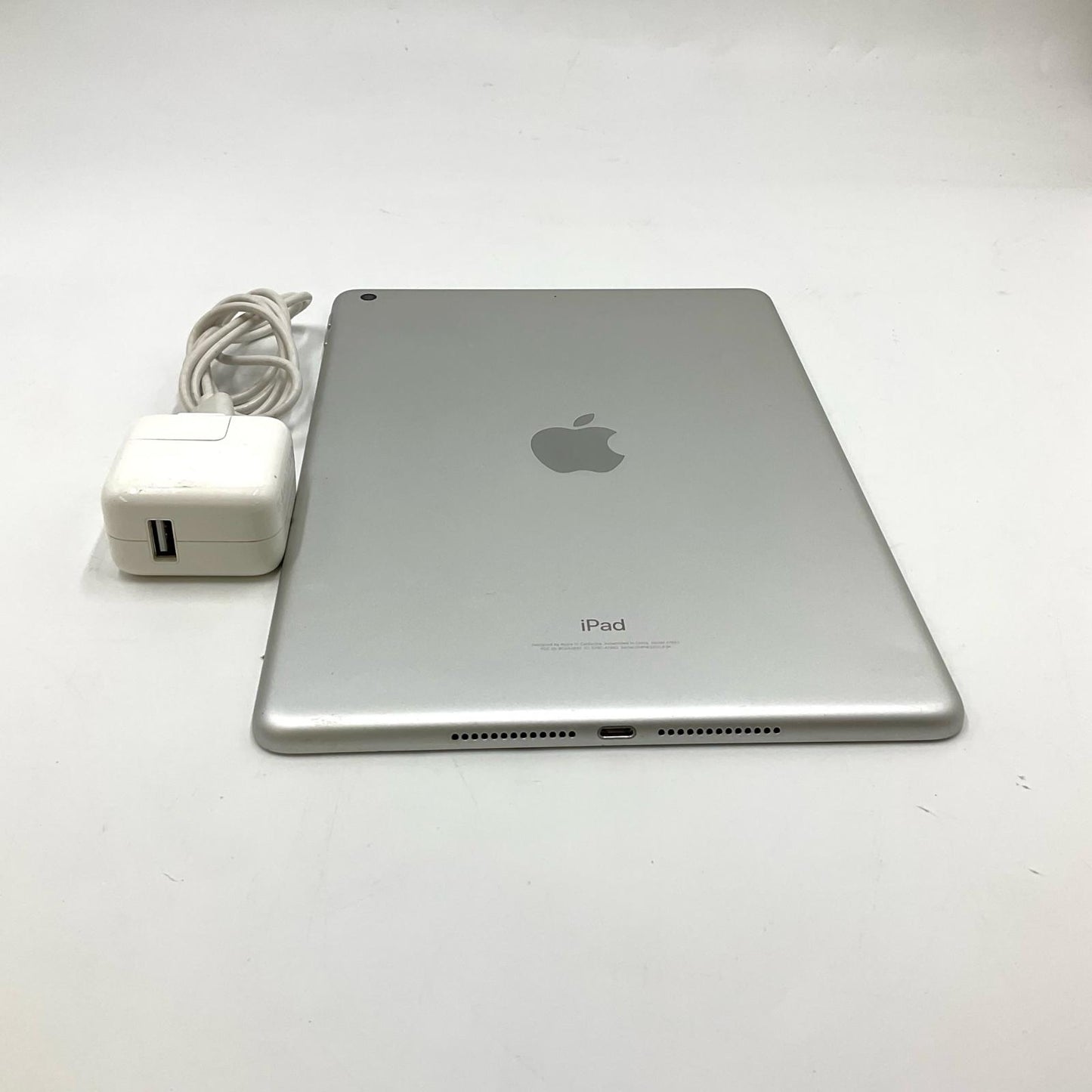 【全額返金保証】【最速発送】Apple iPad 第6世代 32GB シルバー Wi-Fi 動作確認済