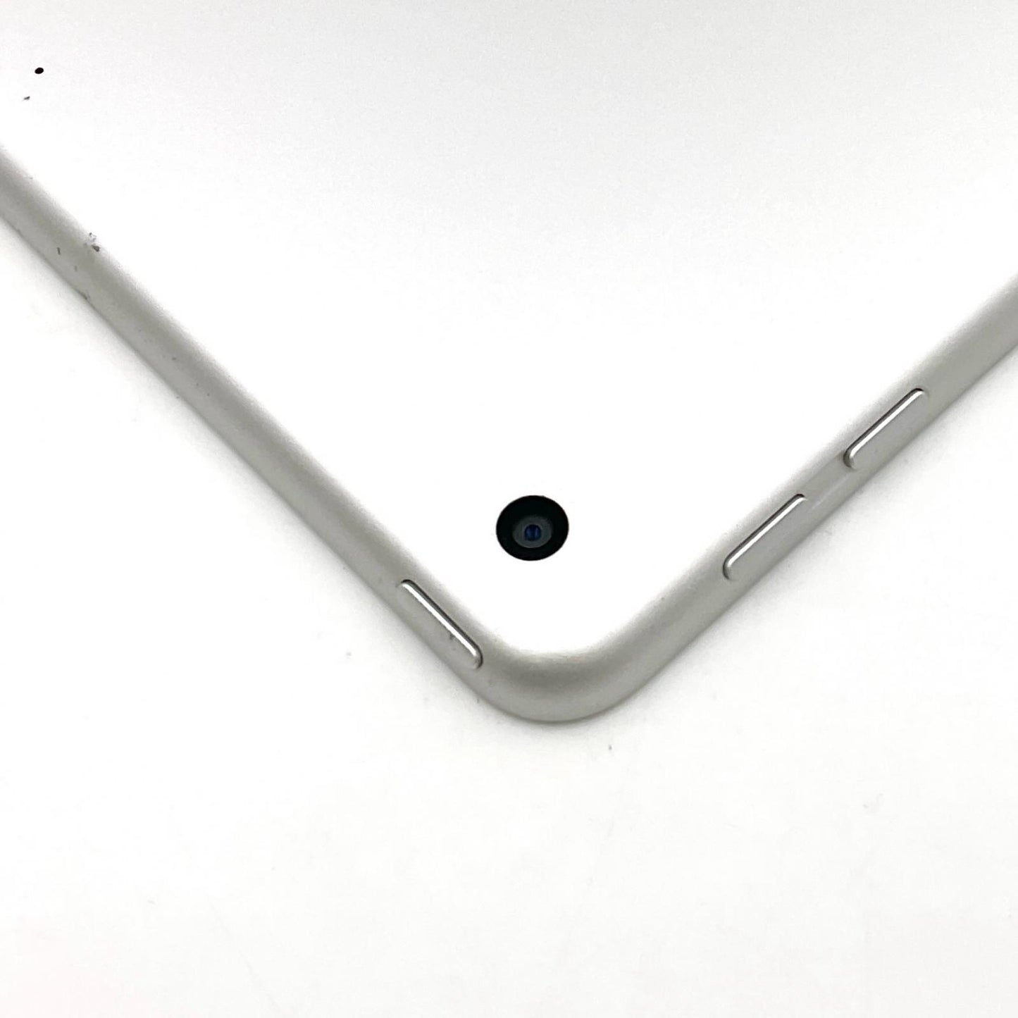 【最速発送】Apple iPad 第5世代 128GB シルバー Wi-Fi【難有】