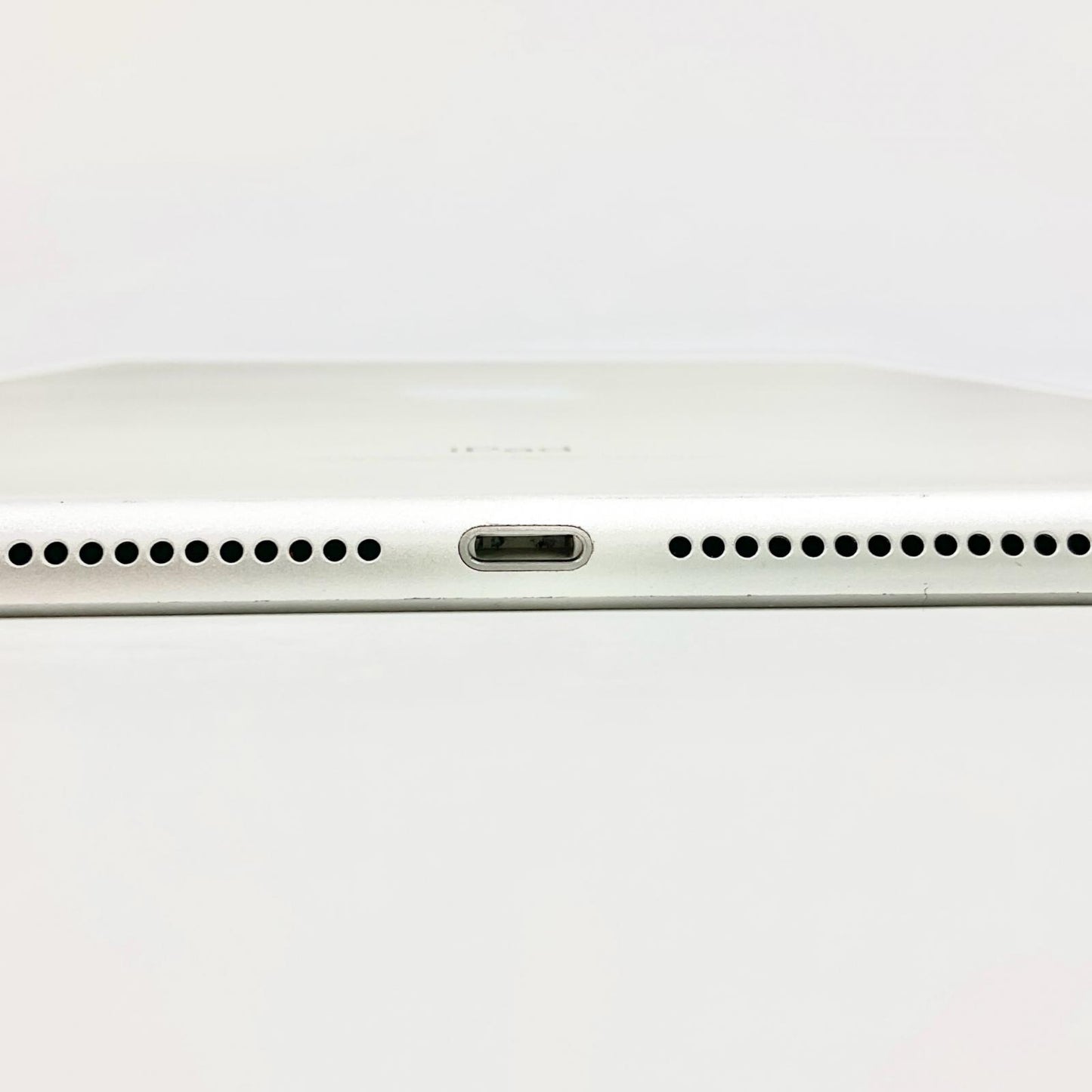 【全額返金保証】【最速発送】Apple iPad 第6世代 32GB シルバー Wi-Fi 動作確認済