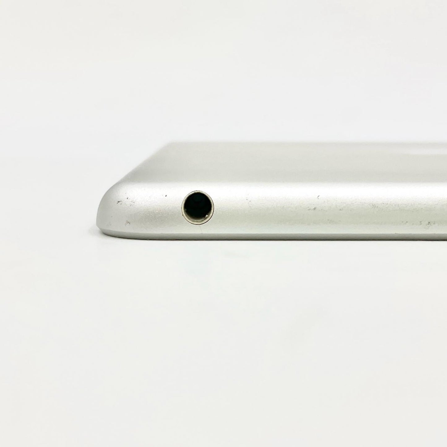 【全額返金保証】【最速発送】Apple iPad 第6世代 32GB シルバー Wi-Fi 動作確認済
